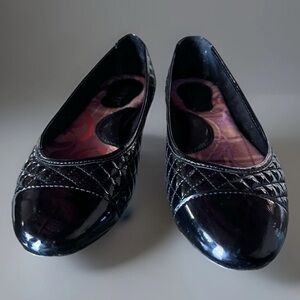 Born Riley Patent Leather Ballet Flats Womens Black Slip-On Shoes Quilted 6-1/2